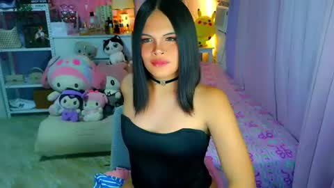 Snapshot of callme_mia chatting on 7, 7, 2026 Mia online show from 7, 7, 2026