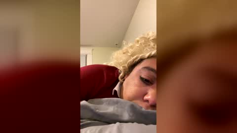 Snapshot of cals9x chatting on 22, 12, 2025 camzxoxox online show from 22, 12, 2025