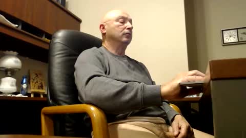 Snapshot of calthegoose chatting on 27, 10, 2025 Calthegoose online show from 27, 10, 2025