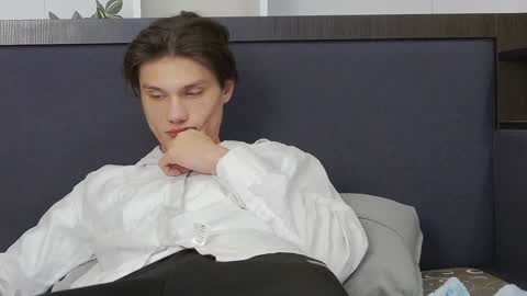 Snapshot of calvin_cay chatting on 4, 1, 2025 Calvin online show from 4, 1, 2025