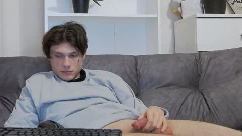 Snapshot of calvin_cay chatting on 3, 2, 2025 Calvin online show from 3, 2, 2025