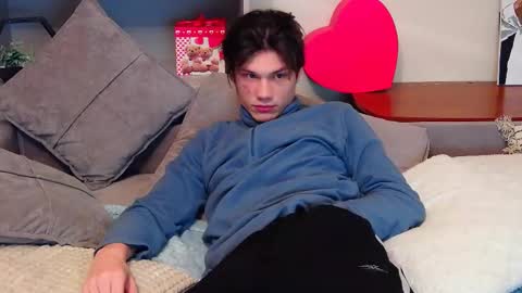 Snapshot of calvin_cay chatting on 12, 2, 2025 Calvin online show from 12, 2, 2025