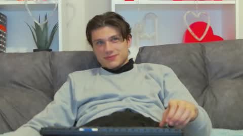 Snapshot of calvin_cay chatting on 12, 2, 2025 Calvin online show from 12, 2, 2025