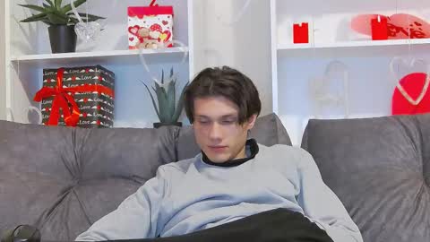 Snapshot of calvin_cay chatting on 13, 2, 2025 Calvin online show from 13, 2, 2025