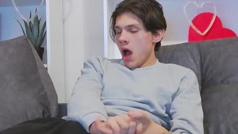 Snapshot of calvin_cay chatting on 14, 2, 2025 Calvin online show from 14, 2, 2025