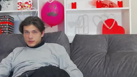 Snapshot of calvin_cay chatting on 15, 2, 2025 Calvin online show from 15, 2, 2025