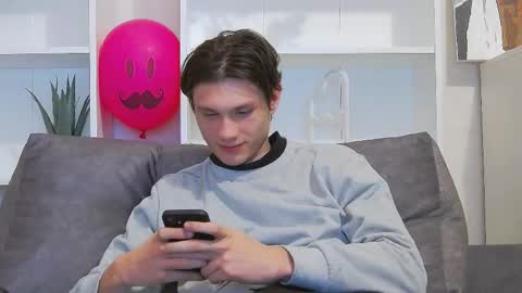 Snapshot of calvin_cay chatting on 20, 2, 2025 Calvin online show from 20, 2, 2025