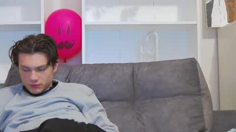 Snapshot of calvin_cay chatting on 20, 2, 2025 Calvin online show from 20, 2, 2025