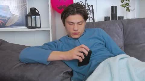 Snapshot of calvin_cay chatting on 24, 2, 2025 Calvin online show from 24, 2, 2025