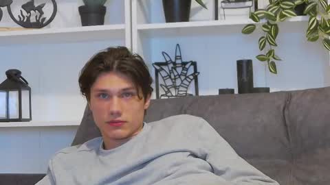 Snapshot of calvin_cay chatting on 27, 2, 2025 Calvin online show from 27, 2, 2025