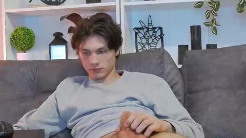 Snapshot of calvin_cay chatting on 11, 3, 2025 Calvin online show from 11, 3, 2025