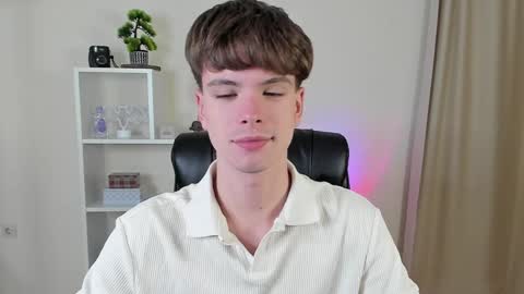 Snapshot of calvin_loves_you chatting on 1, 12, 2024 Hey I am Calvin  online show from 1, 12, 2024