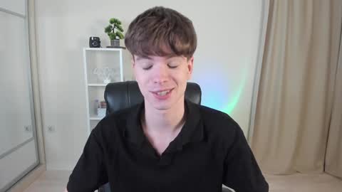 Snapshot of calvin_loves_you chatting on 6, 12, 2024 Hey I am Calvin  online show from 6, 12, 2024
