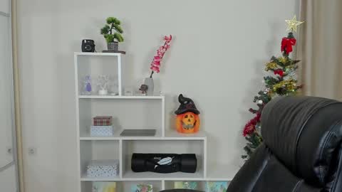 Snapshot of calvin_loves_you chatting on 10, 12, 2024 Hey I am Calvin  online show from 10, 12, 2024