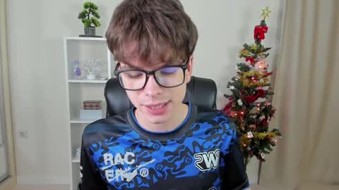 Snapshot of calvin_loves_you chatting on 14, 12, 2024 Hey I am Calvin  online show from 14, 12, 2024