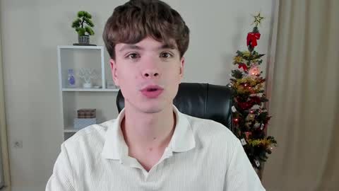 Snapshot of calvin_loves_you chatting on 15, 12, 2024 Hey I am Calvin  online show from 15, 12, 2024