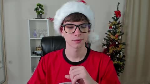 Snapshot of calvin_loves_you chatting on 24, 12, 2024 Hey I am Calvin  online show from 24, 12, 2024