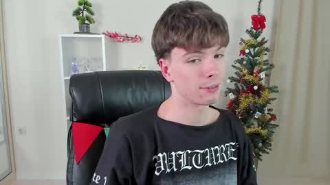 Snapshot of calvin_loves_you chatting on 28, 12, 2024 Hey I am Calvin  online show from 28, 12, 2024