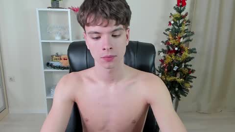 Snapshot of calvin_loves_you chatting on 29, 12, 2024 Hey I am Calvin  online show from 29, 12, 2024