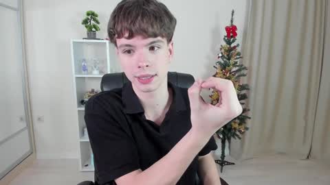 Snapshot of calvin_loves_you chatting on 5, 1, 2025 Hey I am Calvin  online show from 5, 1, 2025