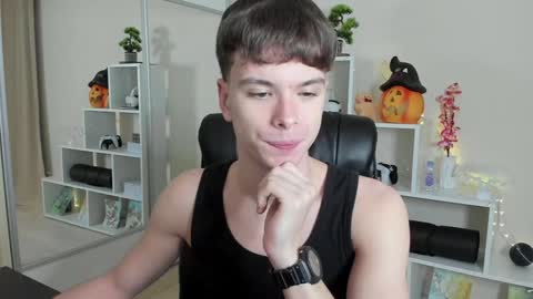 Snapshot of calvin_loves_you chatting on 11, 1, 2025 Hey I am Calvin  online show from 11, 1, 2025