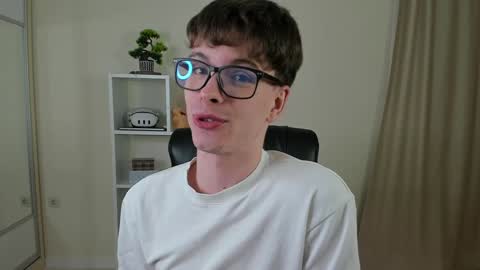 Snapshot of calvin_loves_you chatting on 21, 1, 2025 Hey I am Calvin  online show from 21, 1, 2025
