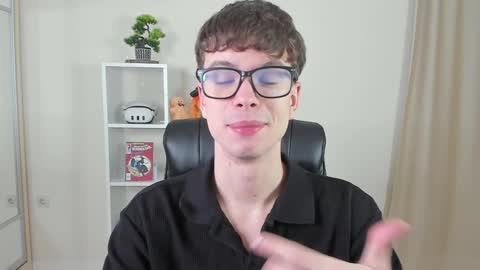 Snapshot of calvin_loves_you chatting on 24, 1, 2025 Hey I am Calvin  online show from 24, 1, 2025