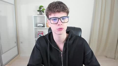 Snapshot of calvin_loves_you chatting on 31, 1, 2025 Hey I am Calvin  online show from 31, 1, 2025