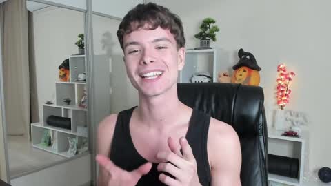 Snapshot of calvin_loves_you chatting on 2, 2, 2025 Hey I am Calvin  online show from 2, 2, 2025