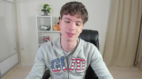 Snapshot of calvin_loves_you chatting on 5, 2, 2025 Hey I am Calvin  online show from 5, 2, 2025