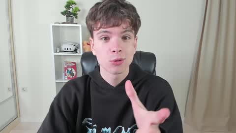 Snapshot of calvin_loves_you chatting on 7, 2, 2025 Hey I am Calvin  online show from 7, 2, 2025