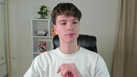 Snapshot of calvin_loves_you chatting on 8, 2, 2025 Hey I am Calvin  online show from 8, 2, 2025