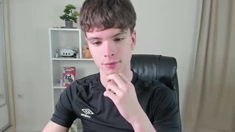 Snapshot of calvin_loves_you chatting on 9, 2, 2025 Hey I am Calvin  online show from 9, 2, 2025