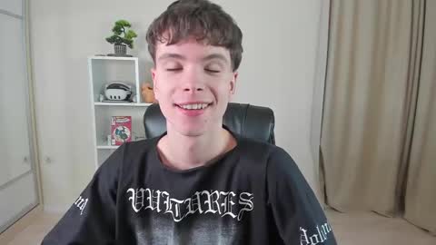 Snapshot of calvin_loves_you chatting on 11, 2, 2025 Hey I am Calvin  online show from 11, 2, 2025
