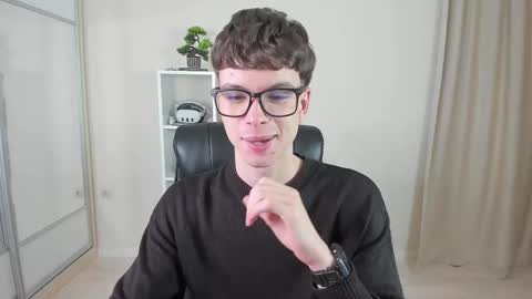 Snapshot of calvin_loves_you chatting on 12, 2, 2025 Hey I am Calvin  online show from 12, 2, 2025