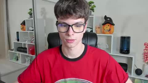 Snapshot of calvin_loves_you chatting on 21, 2, 2025 Hey I am Calvin  online show from 21, 2, 2025