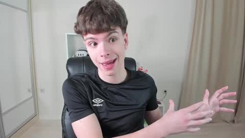 Snapshot of calvin_loves_you chatting on 22, 2, 2025 Hey I am Calvin  online show from 22, 2, 2025