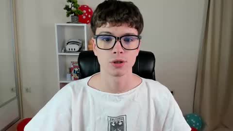 Snapshot of calvin_loves_you chatting on 7, 3, 2025 Hey I am Calvin  online show from 7, 3, 2025