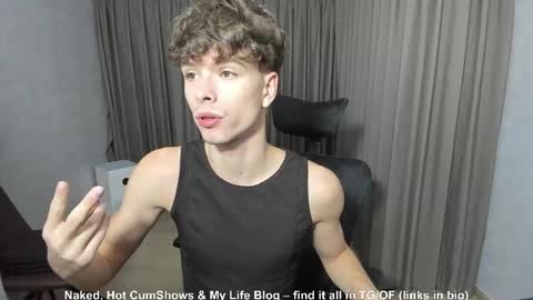 Snapshot of calvin_loves_you chatting on 7, 10, 2025 Hey I am Calvin  online show from 7, 10, 2025