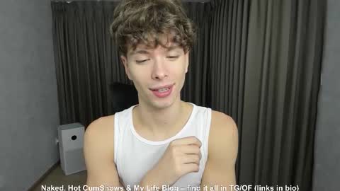 Snapshot of calvin_loves_you chatting on 21, 10, 2025 Hey I am Calvin  online show from 21, 10, 2025