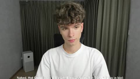 Snapshot of calvin_loves_you chatting on 26, 10, 2025 Hey I am Calvin  online show from 26, 10, 2025