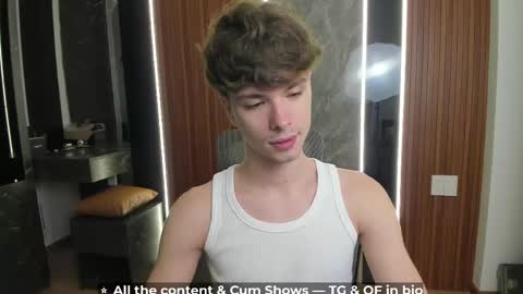Snapshot of calvin_loves_you chatting on 20, 4, 2026 Hey I am Calvin online show from 20, 4, 2026