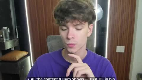 Snapshot of calvin_loves_you chatting on 22, 4, 2026 Hey I am Calvin online show from 22, 4, 2026