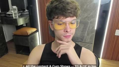 Snapshot of calvin_loves_you chatting on 23, 5, 2026 Hey I am Calvin online show from 23, 5, 2026