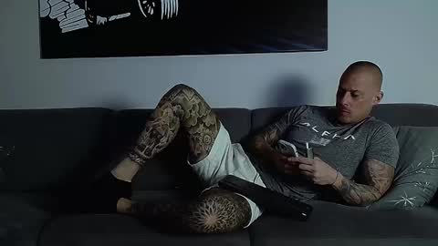 Calvin  online show from 28, 10, 2025