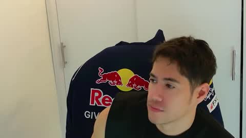 camara110 online show from 4, 12, 2025