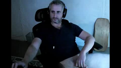 Snapshot of camcrusader chatting on 4, 10, 2025 herp derp online show from 4, 10, 2025