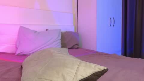 Cameron online show from 4, 12, 2025