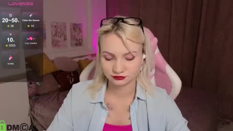 Snapshot of cameron_loving chatting on 25, 10, 2025 Cameron online show from 25, 10, 2025