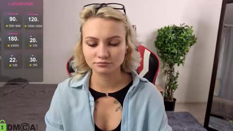 Snapshot of cameron_loving chatting on 30, 10, 2025 Cameron online show from 30, 10, 2025